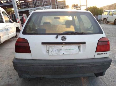 Vehiculo en el desguace: VOLKSWAGEN GOLF III BERLINA (1H1) CL