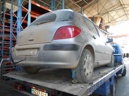 Vehiculo en el desguace: PEUGEOT 307 (S1) XR Clim