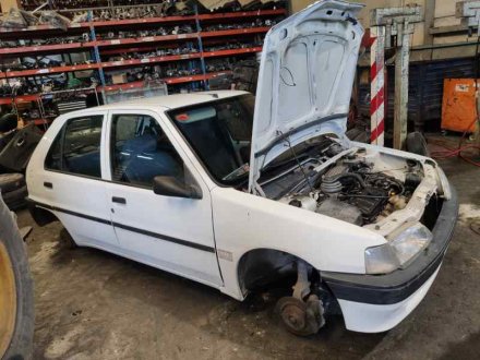 Vehiculo en el desguace: PEUGEOT 106 (S1) Kid