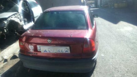 Vehiculo en el desguace: OPEL ASTRA F BERLINA GL