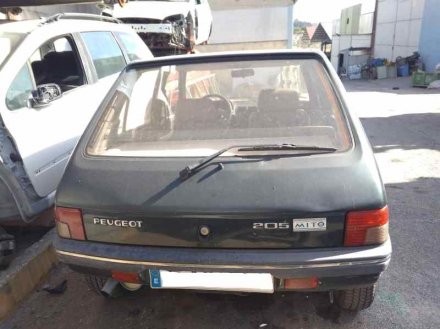 Vehiculo en el desguace: PEUGEOT 205 BERLINA 1.4 Mito