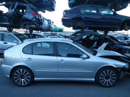 Vehiculo en el desguace: SEAT LEON (1M1) Signo