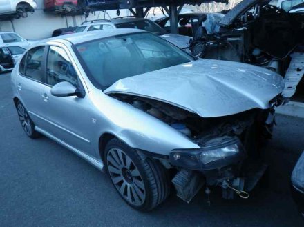 Vehiculo en el desguace: SEAT LEON (1M1) Signo