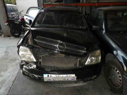 Vehiculo en el desguace: OPEL VECTRA C BERLINA Club