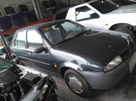 Vehiculo en el desguace: FORD FIESTA BERLINA Ghia