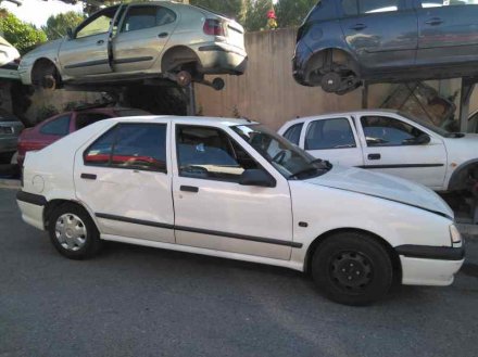 Vehiculo en el desguace: RENAULT 19 (B/C/L53) *