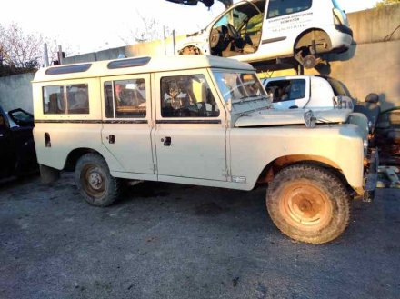 Vehiculo en el desguace: LAND ROVER SANTANA 109