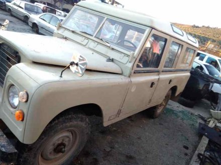 Vehiculo en el desguace: LAND ROVER SANTANA 109