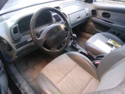 Vehiculo en el desguace: RENAULT LAGUNA (B56) 1.9 dTi RT