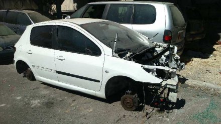 Vehiculo en el desguace: PEUGEOT 307 BERLINA (S2) D-Sign