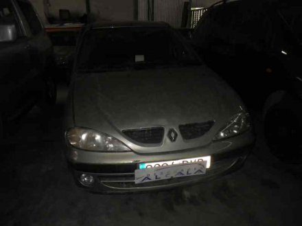 Vehiculo en el desguace: RENAULT MEGANE I FASE 2 BERLINA (BA0) 1.4 16V Privilege