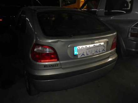 Vehiculo en el desguace: RENAULT MEGANE I FASE 2 BERLINA (BA0) 1.4 16V Privilege