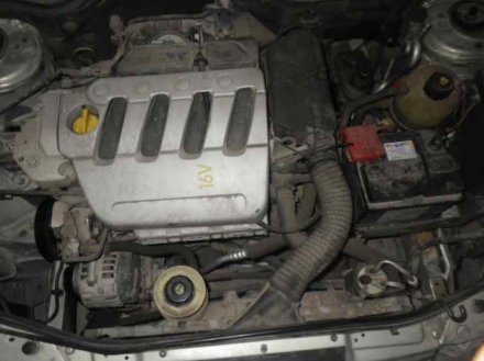 Vehiculo en el desguace: RENAULT MEGANE I FASE 2 BERLINA (BA0) 1.4 16V Privilege