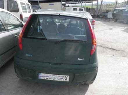 Vehiculo en el desguace: FIAT PUNTO BERLINA (188) 1.2 8V