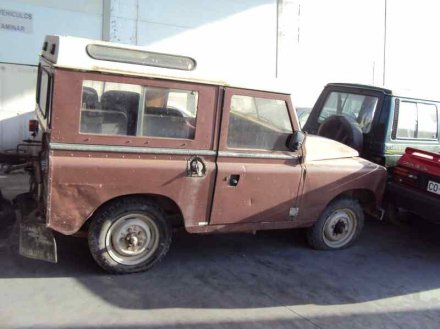 Vehiculo en el desguace: LAND ROVER SANTANA 88