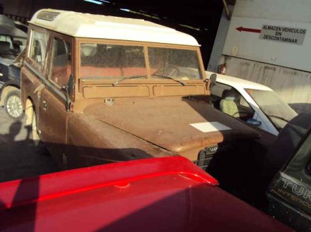 Vehiculo en el desguace: LAND ROVER SANTANA 88