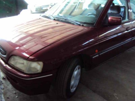 Vehiculo en el desguace: FORD ESCORT BERLINA CL