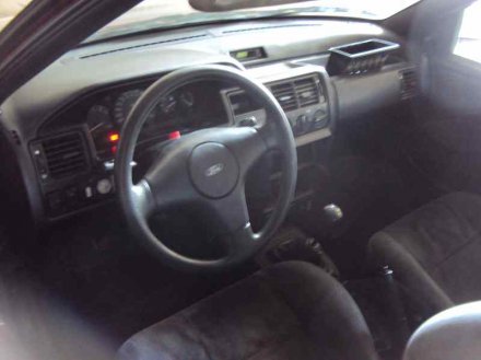 Vehiculo en el desguace: FORD ESCORT BERLINA CL