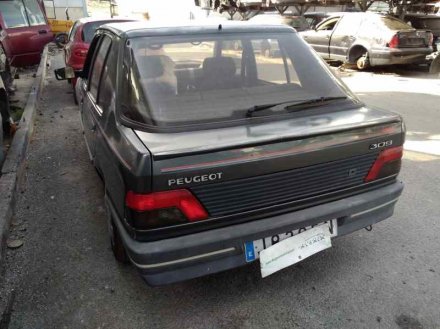 Vehiculo en el desguace: PEUGEOT 309 Básico