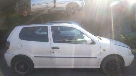 Vehiculo en el desguace: VOLKSWAGEN POLO BERLINA (6N1) Básico