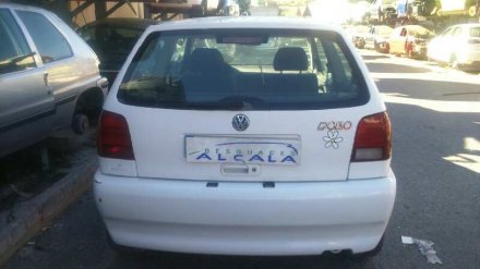 Vehiculo en el desguace: VOLKSWAGEN POLO BERLINA (6N1) Básico