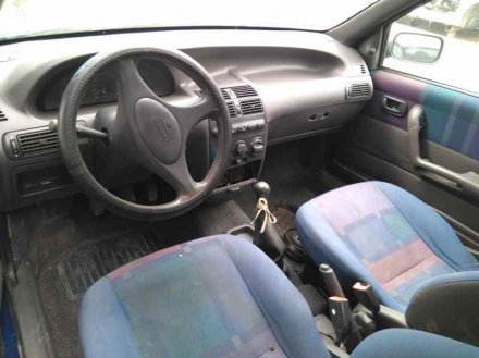 Vehiculo en el desguace: FIAT PUNTO BERLINA (176) TD 70 Stile