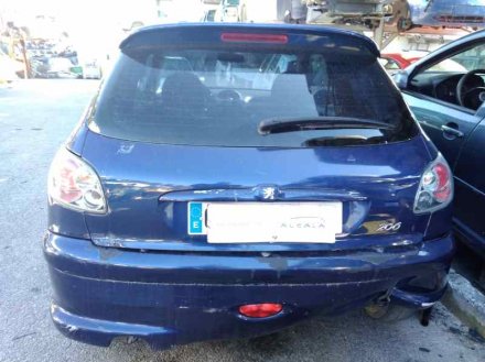 Vehiculo en el desguace: PEUGEOT 206 BERLINA XS