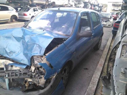 Vehiculo en el desguace: RENAULT CLIO II FASE I (B/CBO) 1.9 D