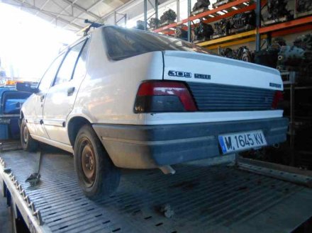 Vehiculo en el desguace: PEUGEOT 309 *