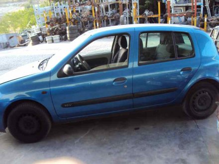 Vehiculo en el desguace: RENAULT CLIO II FASE II (B/CB0) Authentique