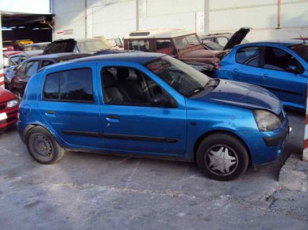 Vehiculo en el desguace: RENAULT CLIO II FASE II (B/CB0) Authentique