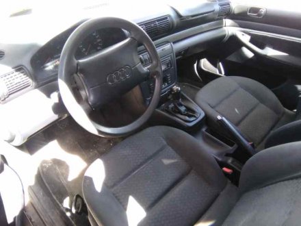 Vehiculo en el desguace: AUDI A4 BERLINA (B5) 1.8