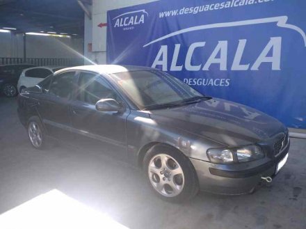 Vehiculo en el desguace: VOLVO S60 BERLINA 2.4 D