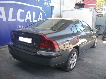 Vehiculo en el desguace: VOLVO S60 BERLINA 2.4 D