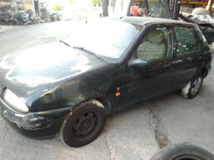 Vehiculo en el desguace: FORD FIESTA BERLINA Ghia