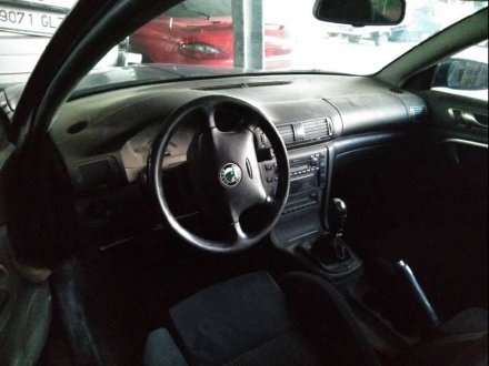 Vehiculo en el desguace: SKODA SUPERB (3U4) Classic