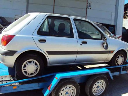 Vehiculo en el desguace: FORD FIESTA BERLINA (DX) Ambiente