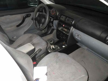 Vehiculo en el desguace: SEAT TOLEDO (1M2) Select