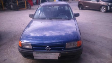 Vehiculo en el desguace: OPEL ASTRA F BERLINA Básico