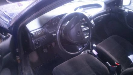 Vehiculo en el desguace: OPEL ASTRA F BERLINA Básico