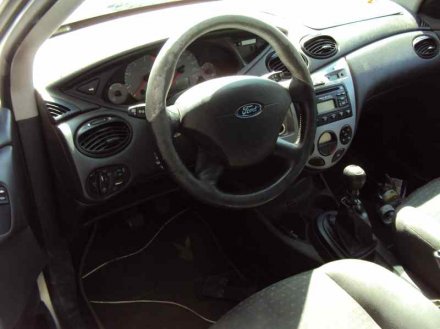 Vehiculo en el desguace: FORD FOCUS BERLINA (CAK) Ambiente