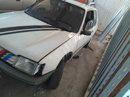 Vehiculo en el desguace: PEUGEOT 205 BERLINA *