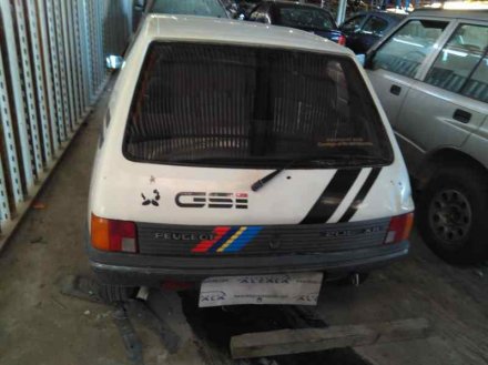 Vehiculo en el desguace: PEUGEOT 205 BERLINA *