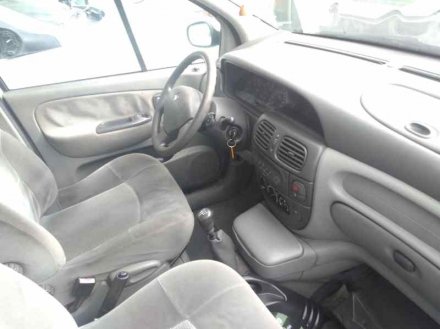 Vehiculo en el desguace: RENAULT SCENIC (JA..) 1.4 16V RXE