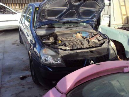 Vehiculo en el desguace: RENAULT CLIO II FASE II (B/CB0) Authentique