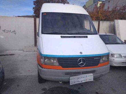 Vehiculo en el desguace: MERCEDES-BENZ SPRINTER (W901,W904) CAJA CERR. 208 D (902.361-362) Techo elevado