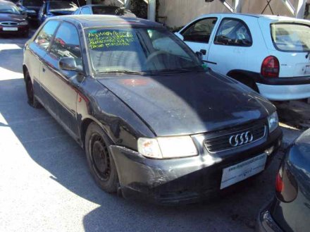 Vehiculo en el desguace: AUDI A3 (8L) 1.8 Ambiente