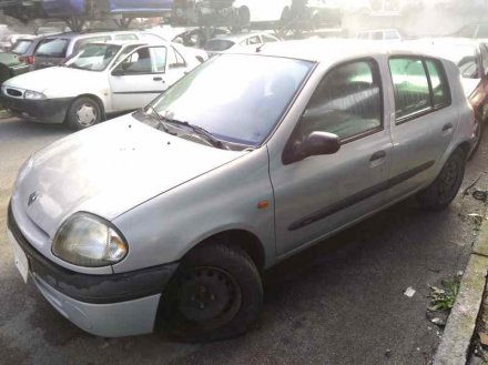 Vehiculo en el desguace: RENAULT CLIO II FASE I (B/CBO) 1.9 D