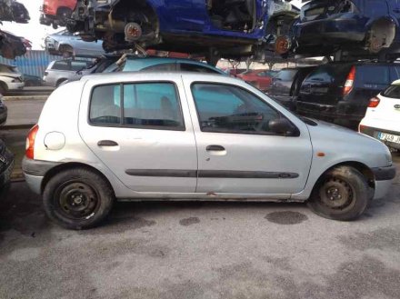 Vehiculo en el desguace: RENAULT CLIO II FASE I (B/CBO) 1.9 D