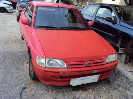 Vehiculo en el desguace: FORD ESCORT BERLINA CL